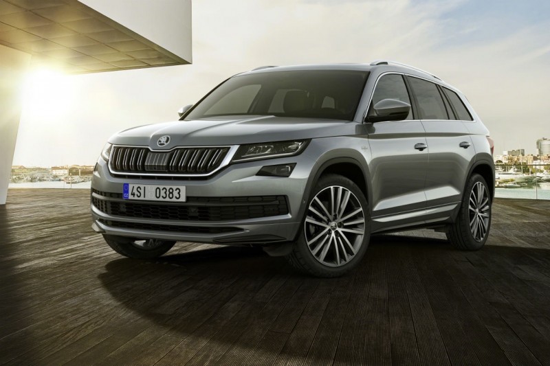 Skoda Kodiaq TSI 150 DSG Sportl Matrix GPS tout-terrain, gris, 9 cv - export Algérie