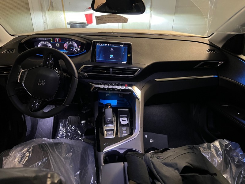 PEUGEOT 3008 ESSENCE 130 CV ALLURE