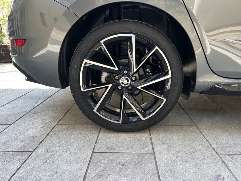 Skoda scala 1.0 TSI Monte carlo 
Toit panoramique 
Export Algérie 
Prix Hors Taxes