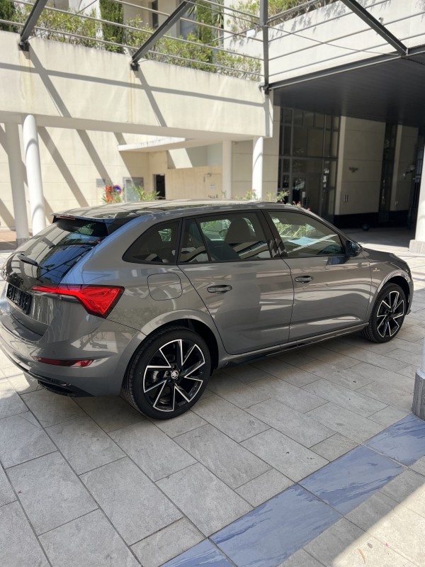 Skoda scala 1.0 TSI Monte carlo 
Toit panoramique 
Export Algérie 
Prix Hors Taxes