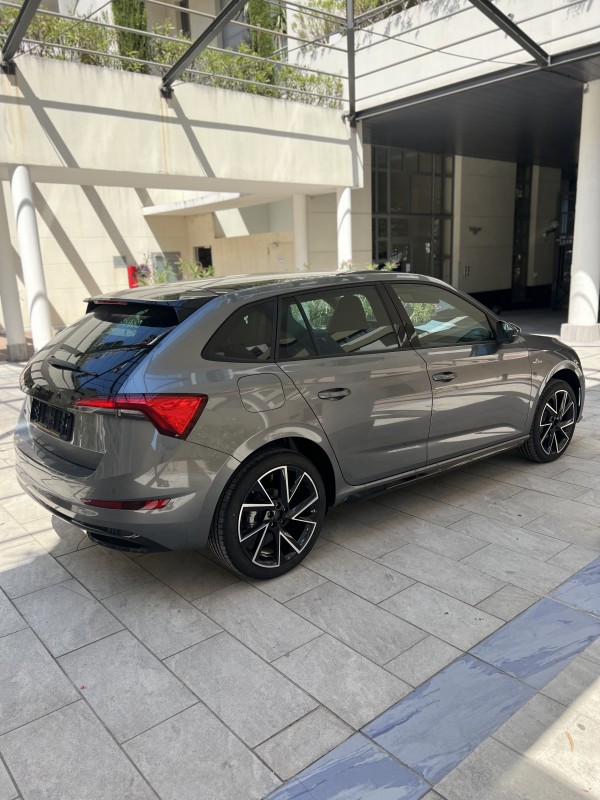 Skoda scala 1.0 TSI Monte carlo 
Toit panoramique 
Export Algérie 
Prix Hors Taxes