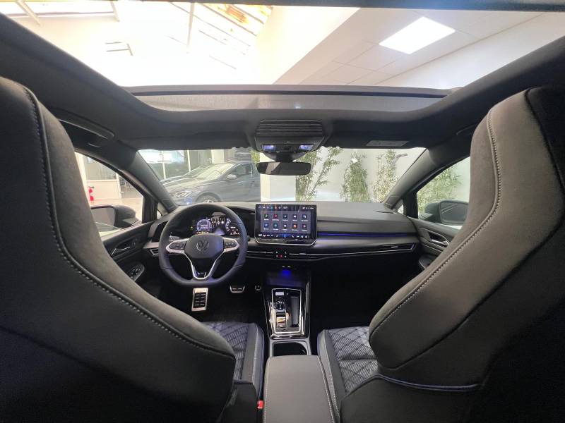 VOLKSWAGEN GOLF R-LINE