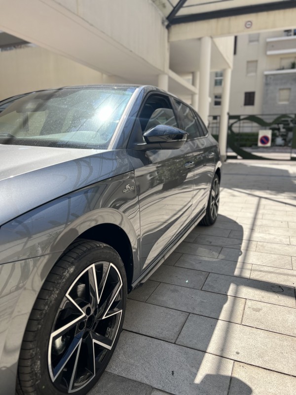Skoda scala 1.0 TSI Monte carlo 
Toit panoramique 
Export Algérie 
Prix Hors Taxes