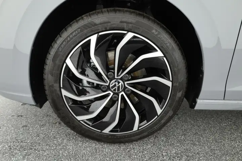 Export Volkswagen Golf 8 EXPORT ALGÉRIE 1.5 Essence TSI Finition Style Gris dauphin métallisé Achat en hors-taxes Algérie et autres